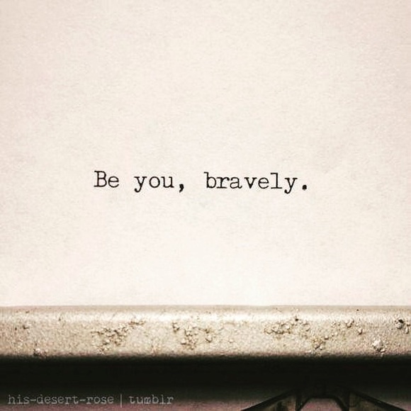 Meet your Posh Ambassador, Shel 💜 - Picture 7 of 10